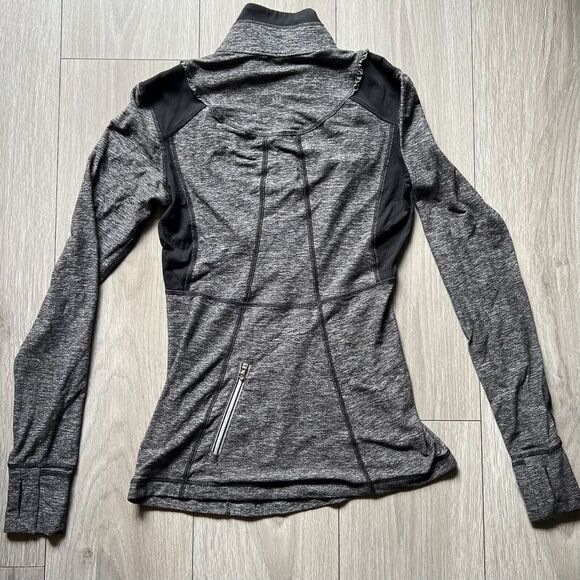 Lululemon Run: Your Heart Out Pullover Heathered Grey and Black Rulu Size 4 - Picture 8 of 11
